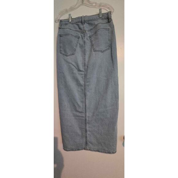 Universal Thread Light Wash Denim Maxi Skirt NWT Size 6 Blue Long A-Line - Picture 5 of 5